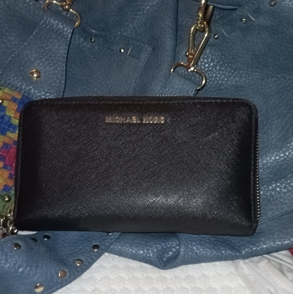 Michael Kors black zip around wallet with ID slot, phone,card, and coin slots - Picture 1 of 9